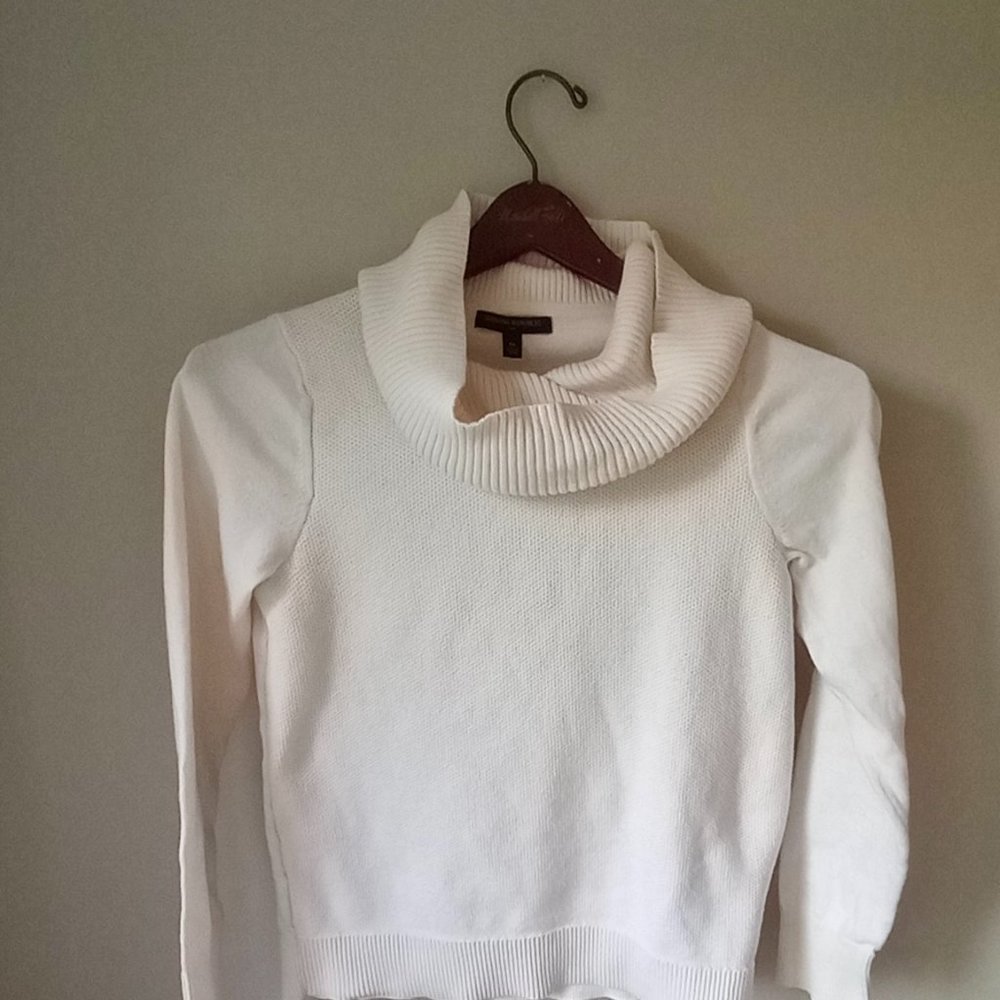Banana Republic 100% cotton cowl neck